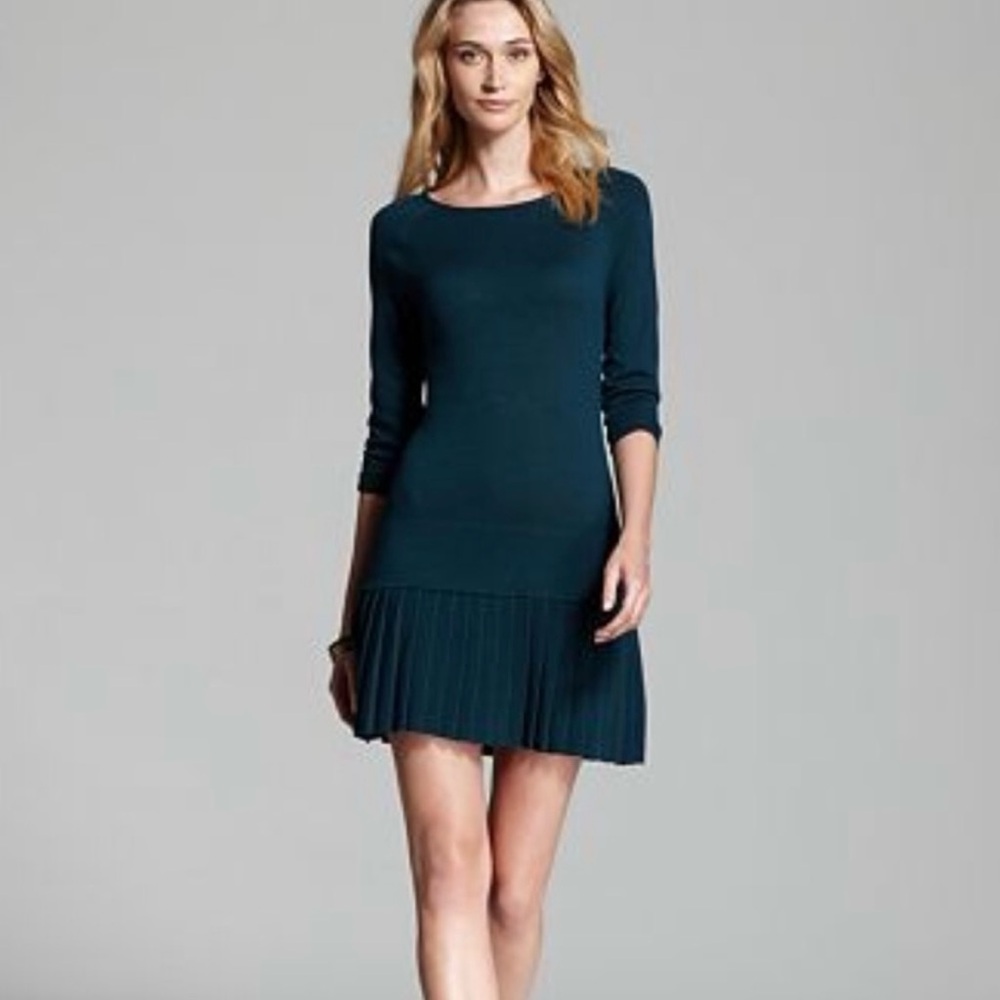 Shoshanna Black 3/4 Sleeve Sweater Dress, 100% Wool, Pleated Skirt, Size Small - Picture 2 of 9